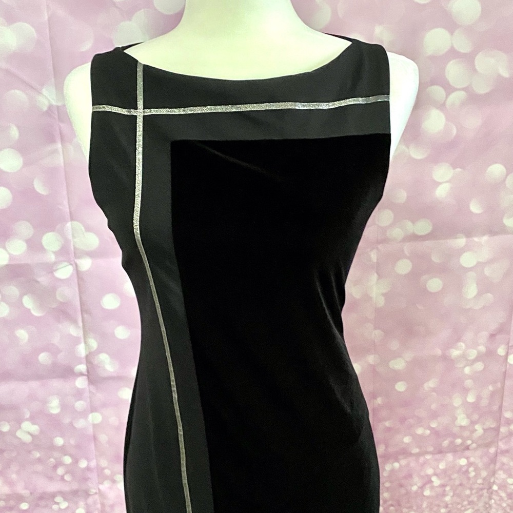Laundry Shelli Segal velvet T panel dress - Picture 2 of 16